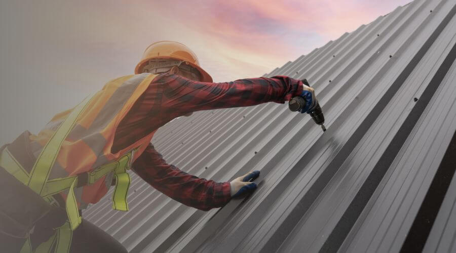 Professional gutter cleaning in Crestline, OH